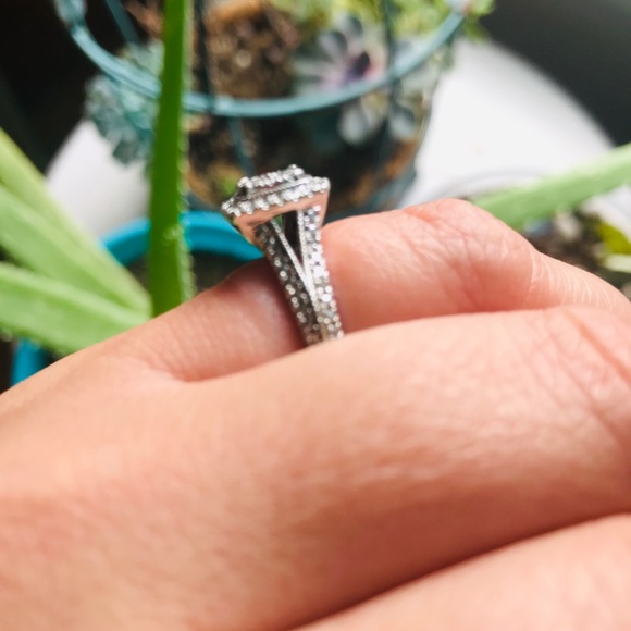 Diamond ring - Picture 2 of 4